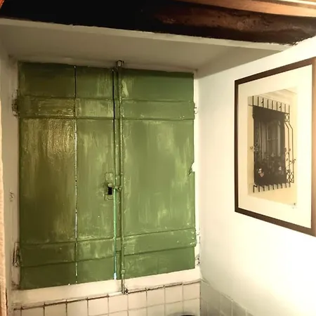 Bica Street Old Bar Into Studio Lisboa